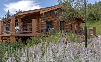 Remodeled Cabin with Pool Table and Hot-Tub in Wyoming - glamping.directory