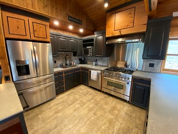 Remodeled Cabin with Pool Table and Hot-Tub in Wyoming - Alpine, Wyoming - glamping.directory
