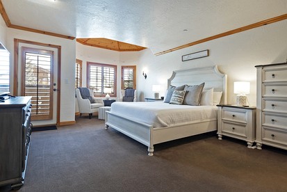 Incredible Villa Perfect for Families or Big Groups in Midway, Utah - Midway, Utah - glamping.directory