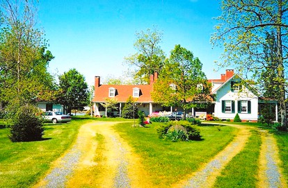 Family-Friendly Waterfront Getaway with a Swimming Pool and Dock in Cambridge, Maryland - glamping.directory