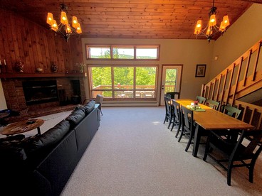 W1 Cozy and Comfortable Bretton Woods Condo with Ski Slope Views Fireplace in Carroll, NH - Carroll, New Hampshire - glamping.directory