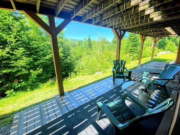 W1 Cozy and Comfortable Bretton Woods Condo with Ski Slope Views Fireplace in Carroll, NH - glamping.directory