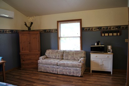 Charming Cabin by the Umpqua River Perfect for an Outdoor Getaway in Oregon - glamping.directory