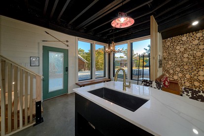 Luxury Glamping Site with Indoor Pool and Sauna Facilities for Special Getaways in Gatlinburg, Tennessee - Gatlinburg, Tennessee - glamping.directory