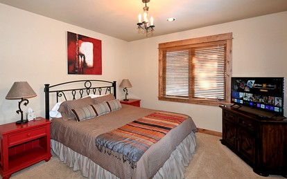 Family-Friendly Cabin Rental with Lone Peak Views in Big Sky - Big Sky, Montana - glamping.directory