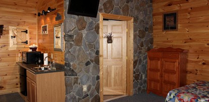 Flintstone Cozy Cabin for Places to Visit in Maryland - Flintstone, Maryland - glamping.directory