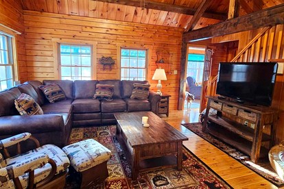 Dog-Friendly Cabin Near the Lake with Kayaks in Maine - Beaver Cove, Maine - glamping.directory