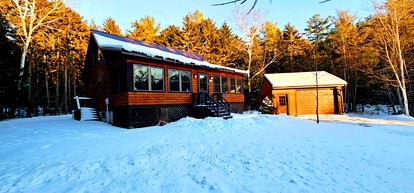 Dog-Friendly Cabin Near the Lake with Kayaks in Maine - Beaver Cove, Maine - glamping.directory