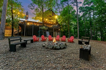Incredible Luxurious Cabin Fantastic for All the Family in Broken Bow, Oklahoma - Broken Bow, Oklahoma - glamping.directory