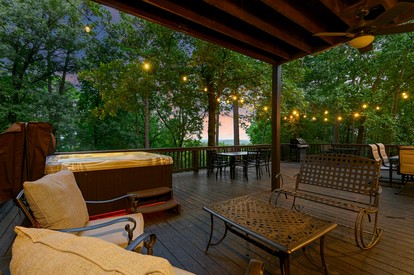 Incredible Luxurious Cabin Fantastic for All the Family in Broken Bow, Oklahoma - Broken Bow, Oklahoma - glamping.directory