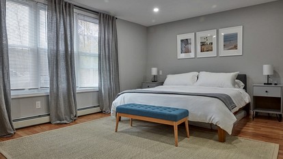 Amazing Chic Cabin with Private Backyard, Deck and Jacuzzi in New York - Prattsville, New York - glamping.directory