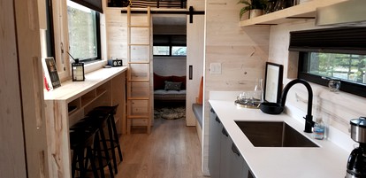 Stylish Tiny House for Glamping in South Carolina - US, South Carolina - glamping.directory