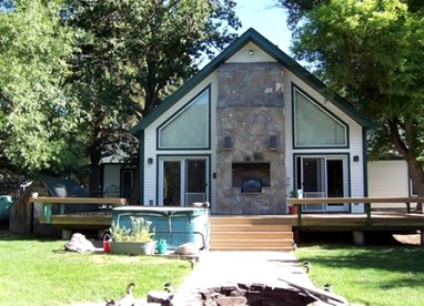 Peaceful Mountain Accommodation or Two in a Lodge in Hill City, South Dakota - glamping.directory