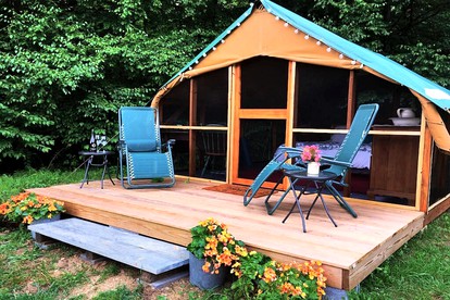 Bright and Airy Tented Cabin Rental on a Working Farm near Manchester, Vermont - Wells, Vermont - glamping.directory