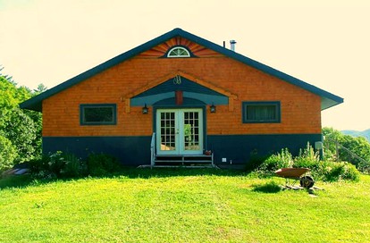 Bright and Airy Tented Cabin Rental on a Working Farm near Manchester, Vermont - Wells, Vermont - glamping.directory