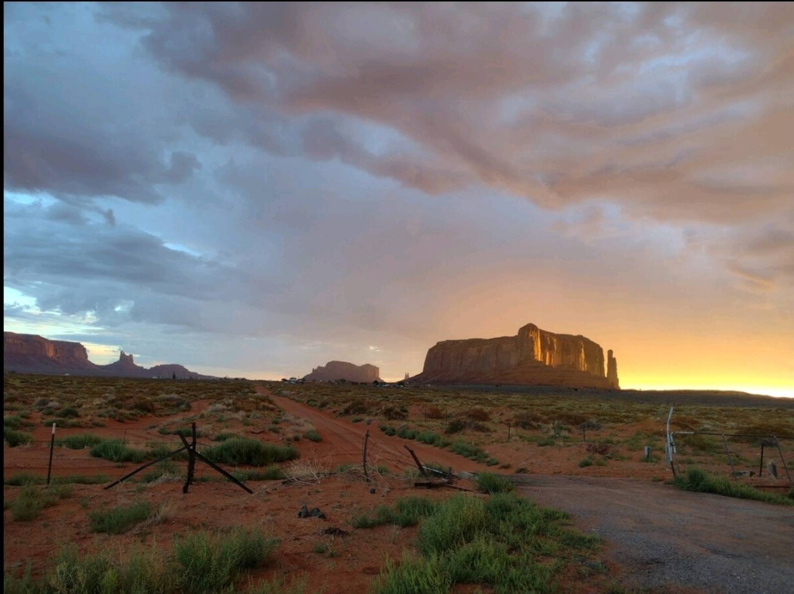 Sunrise camping - Oljato Monument Valley, Arizona - glamping.directory