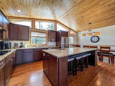 Beautiful Villa with Hot-tub and Barbecue in Bartlett, New Hampshire - Bartlett, New Hampshire - glamping.directory