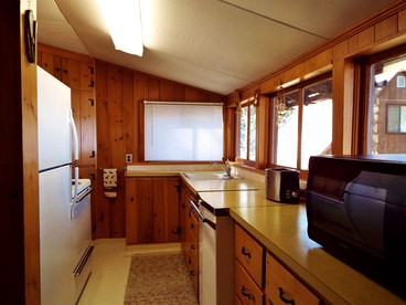 Waterfront Rustic Cabin Rental near Deer Lake, Washington - Loon Lake, Washington - glamping.directory