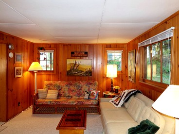 Waterfront Rustic Cabin Rental near Deer Lake, Washington - Loon Lake, Washington - glamping.directory