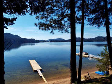 Waterfront Rustic Cabin Rental near Deer Lake, Washington - Loon Lake, Washington - glamping.directory