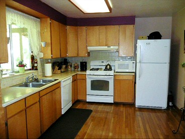 Gorgeous Cabin Rental with Spacious Furnished Deck in Pioneer, California - Pioneer, California - glamping.directory