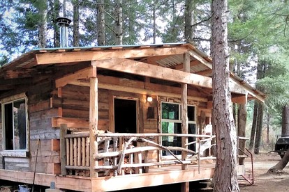 Serene Cabin Getaway with a Charcoal BBQ near Tahoe National Forest, California - glamping.directory