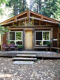 Serene Cabin Getaway with a Charcoal BBQ near Tahoe National Forest, California - Nevada City, California - glamping.directory