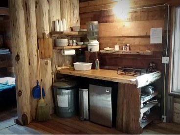 Serene Cabin Getaway with a Charcoal BBQ near Tahoe National Forest, California - Nevada City, California - glamping.directory