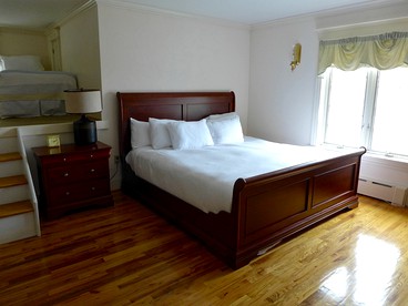 Spacious Family Suite on Upscale Ranch with Stables near Cooperstown, New York - Fly Creek, New York - glamping.directory