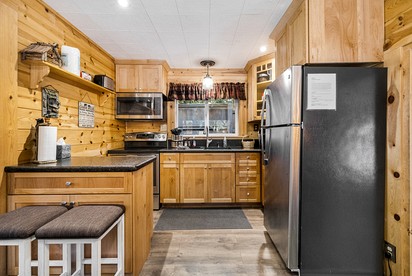 Cozy Lakeside Cabin, Steps from Lake Almanor and Close to Lassen Volcanic National Park in California - Lake Almanor, California - glamping.directory
