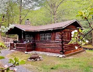 Escape for a Mountain Getaway in Lisbon, NH - glamping.directory