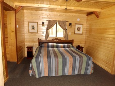 Adorable Cabin with Indoor Jacuzzi in Arizona - Flagstaff, Arizona - glamping.directory