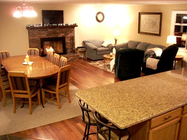 Luxury Cottage with Game Room in North Conway, New Hampshire - North Conway, New Hampshire - glamping.directory