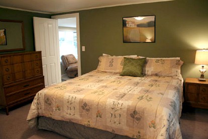 Luxury Cottage with Game Room in North Conway, New Hampshire - North Conway, New Hampshire - glamping.directory