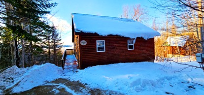 Rural Hill Cabin Ideal to Explore Nature in Maine - Greenville, Maine - glamping.directory