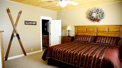 Spacious Lakefront Villa Rental for 35 Guests in Northeast Oklahoma - Eucha, Oklahoma - glamping.directory