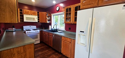 Fully Renovated Cabin Just Minutes to the Coast in Maine - Greenville, Maine - glamping.directory