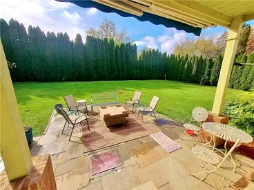 Incredible Cottage with Hot-tub in Penn Yan, New York - Penn Yan, New York - glamping.directory
