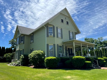 Incredible Cottage with Hot-tub in Penn Yan, New York - glamping.directory