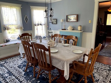 Incredible Cottage with Hot-tub in Penn Yan, New York - Penn Yan, New York - glamping.directory