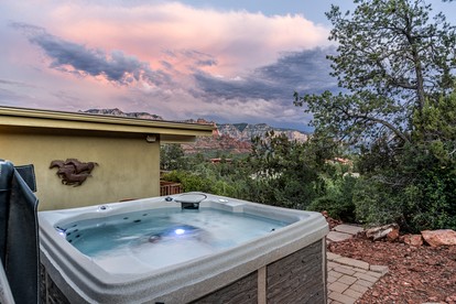Secluded Rental with Spa and Panoramic Mountain Views in Arizona - Sedona, Arizona - glamping.directory