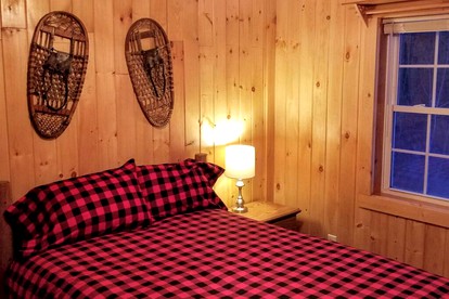 White Mountains Family Adventure: Secluded Cabin with Hot Tub Getaway - Haverhill, New Hampshire - glamping.directory