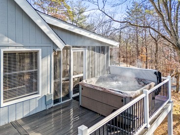 Classic Mountain Retreat Cabin with Private Hot Tub Near Hiking & Golf in Hedgesville, West Virginia - Hedgesville, West Virginia - glamping.directory