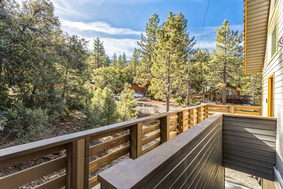 Impressive Cabin with Fireplace in Pine Mountain Club, California - Pine Mountain Club, California - glamping.directory