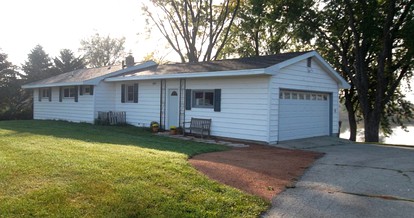 Luxury Riverfront Cottage with Wi-Fi in Horicon, Wisconsin - glamping.directory