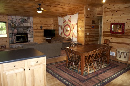 Family Vacation Rental with Resort Facilities on Squaw Lake in Wisconsin - Lac du Flambeau, Wisconsin - glamping.directory