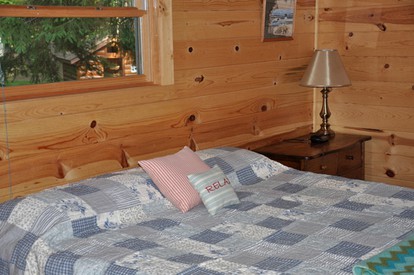 Family Vacation Rental with Resort Facilities on Squaw Lake in Wisconsin - Lac du Flambeau, Wisconsin - glamping.directory