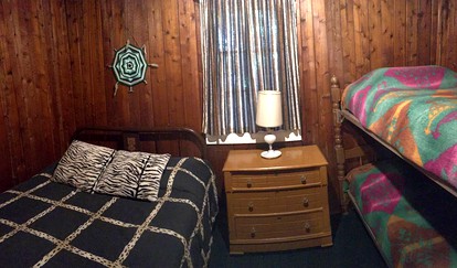 Family Vacation Rental with Resort Facilities on Squaw Lake in Wisconsin - Lac du Flambeau, Wisconsin - glamping.directory
