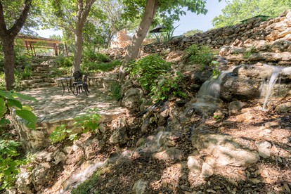 Peaceful Cottage with Kayaks, Paddle Boards and Yoga on a Beautiful Retreat in Texas Hill Country - Spicewood, Texas - glamping.directory