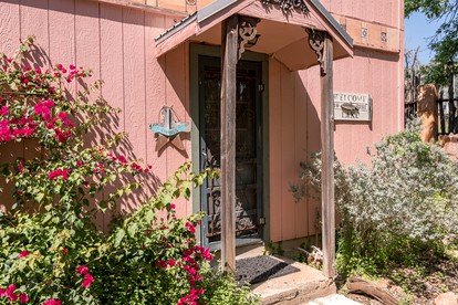 Peaceful Cottage with Kayaks, Paddle Boards and Yoga on a Beautiful Retreat in Texas Hill Country - Spicewood, Texas - glamping.directory